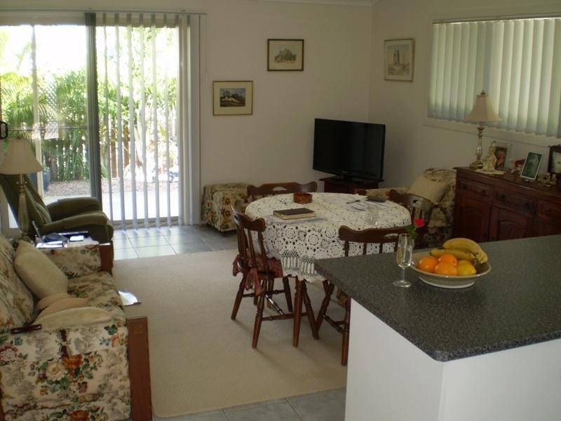 2/25 High School Road, Gin Gin QLD 4671