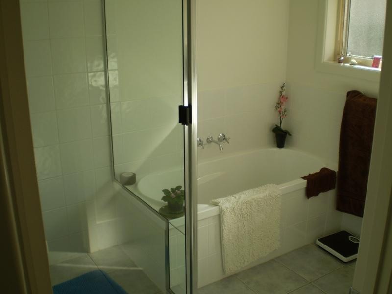 2/25 High School Road, Gin Gin QLD 4671