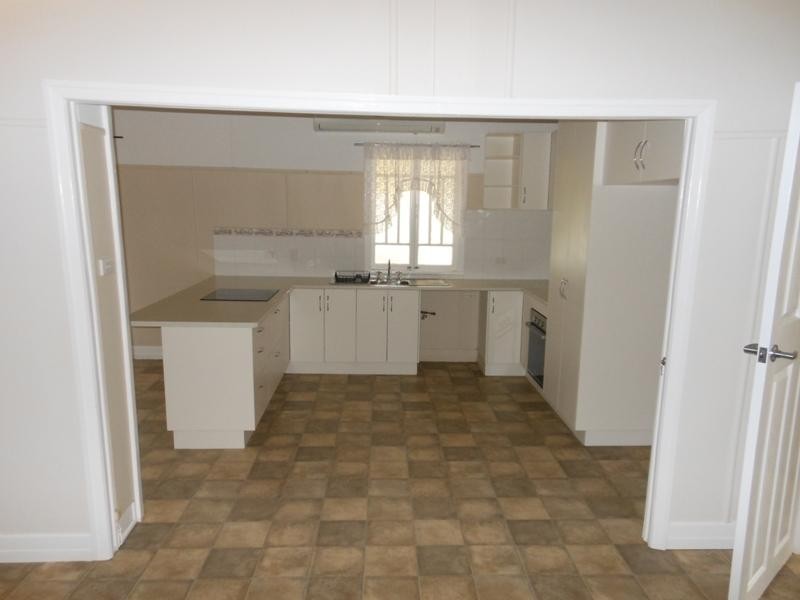 41 Ellerays Road, Mcilwraith QLD 4671