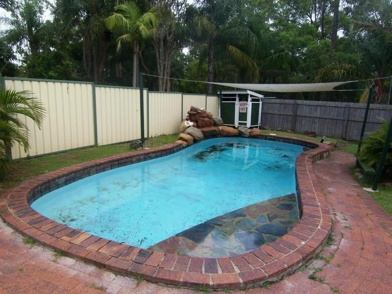 6 Village Drive, Daisy Hill QLD 4127