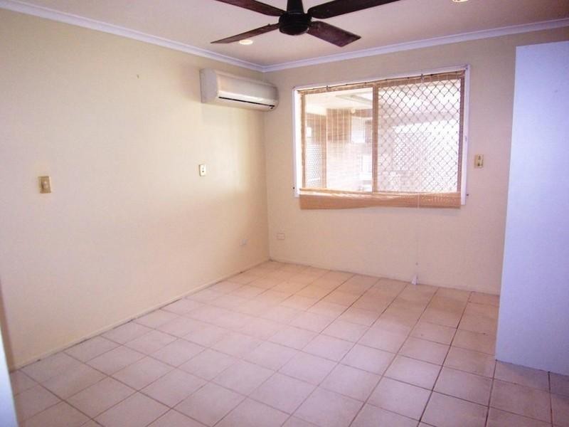 6 Village Drive, Daisy Hill QLD 4127