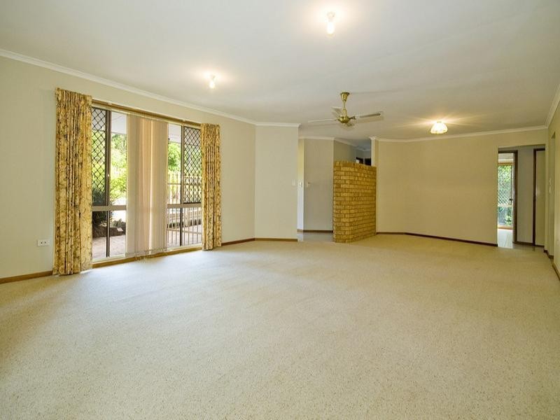 70 John Paul Drive, Daisy Hill QLD 4127