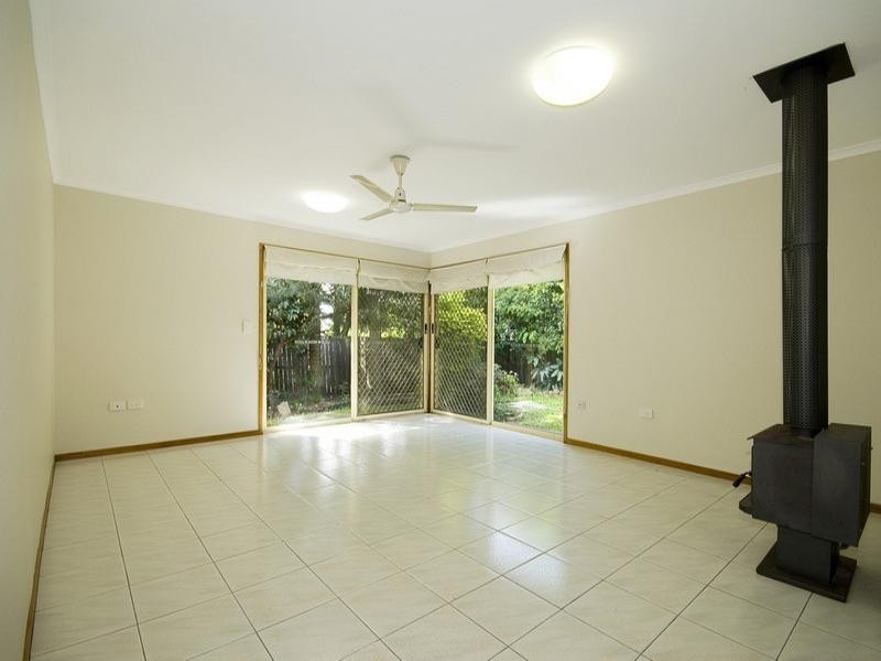 70 John Paul Drive, Daisy Hill QLD 4127