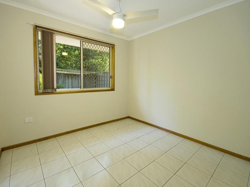 70 John Paul Drive, Daisy Hill QLD 4127