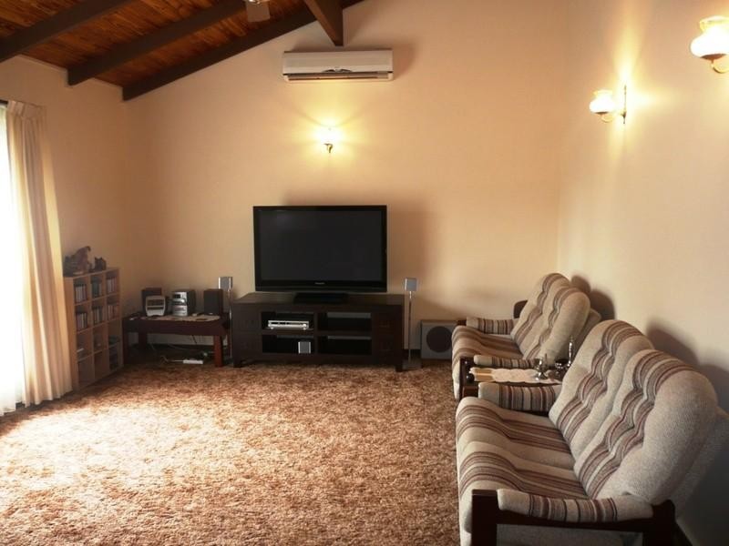 18 Jilbard Drive, Springwood QLD 4127