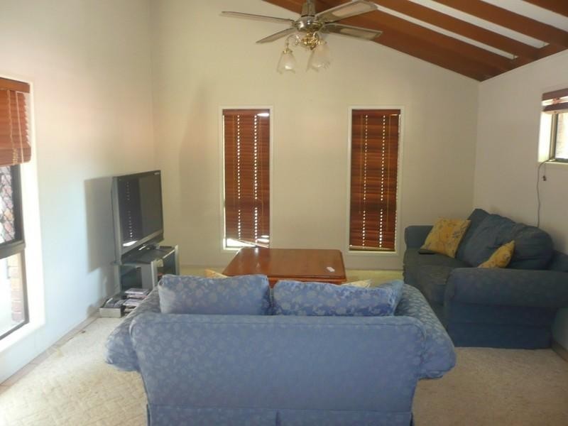 22 Deloraine Drive, Springwood QLD 4127