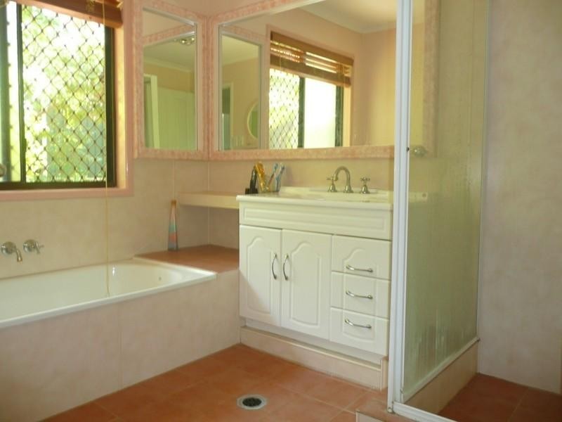 22 Deloraine Drive, Springwood QLD 4127