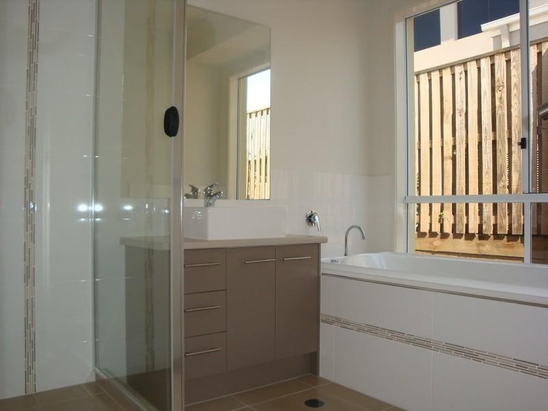 25 Dennis Vale Drive, Daisy Hill QLD 4127