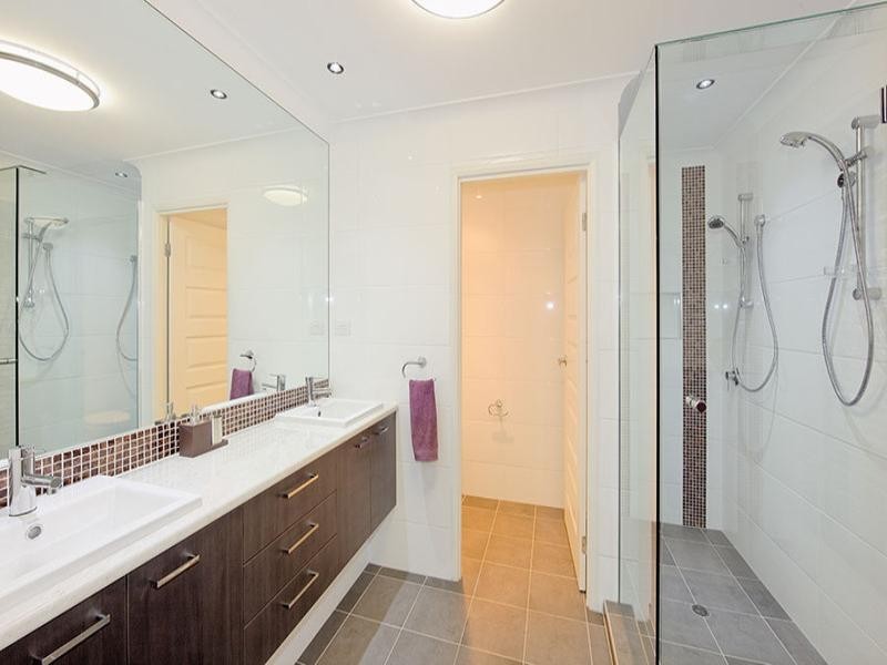 102 John Markwell Parade, Daisy Hill QLD 4127