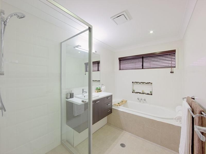 102 John Markwell Parade, Daisy Hill QLD 4127