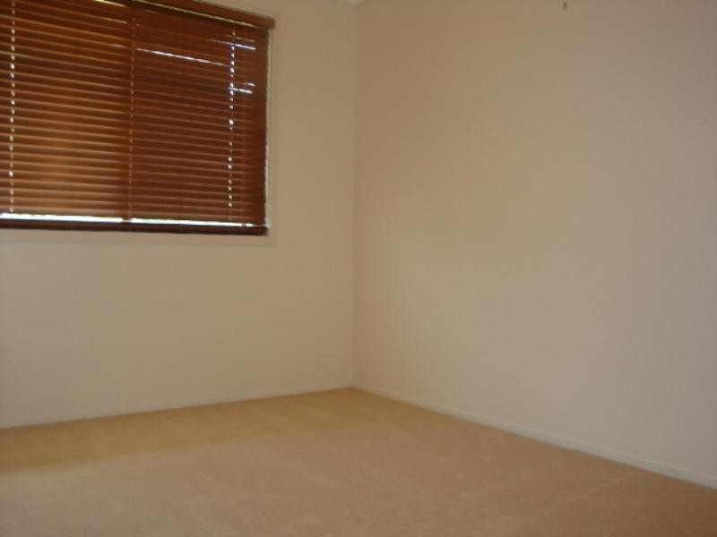 8 Phie Street, Loganlea QLD 4131