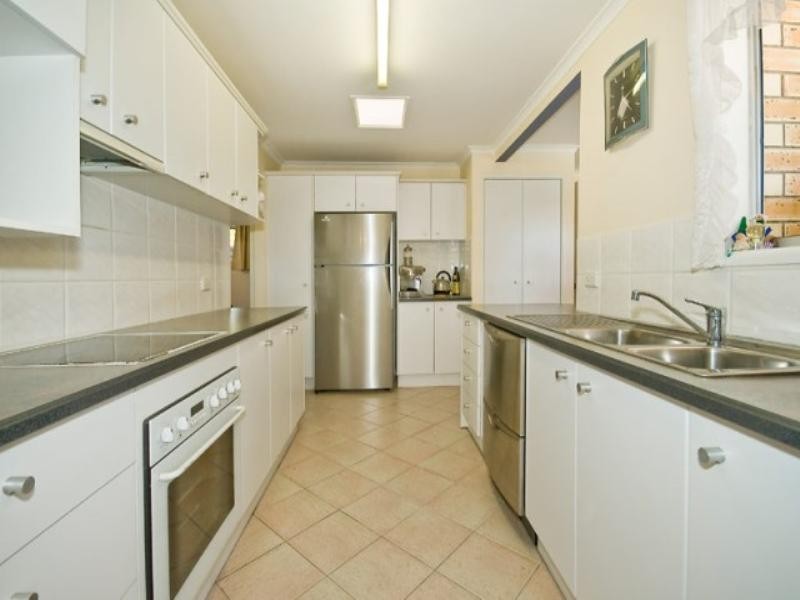 64 Jardine Drive, Springwood QLD 4127