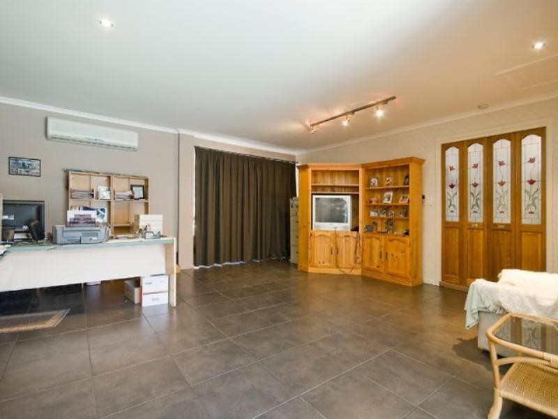 64 Jardine Drive, Springwood QLD 4127