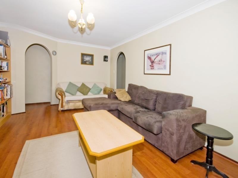 4 Little John Street, Daisy Hill QLD 4127