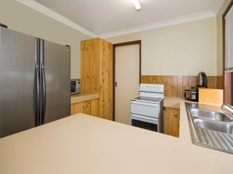 4 Little John Street, Daisy Hill QLD 4127