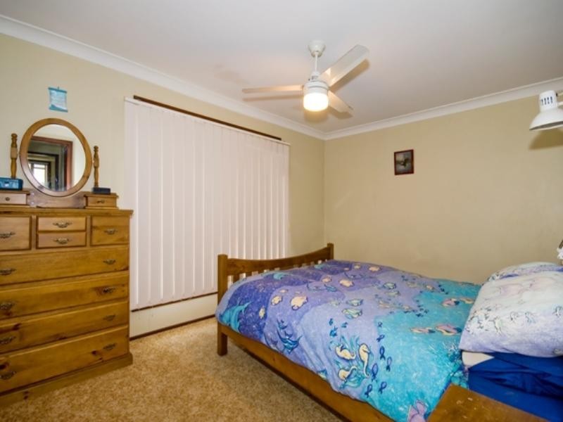 4 Little John Street, Daisy Hill QLD 4127