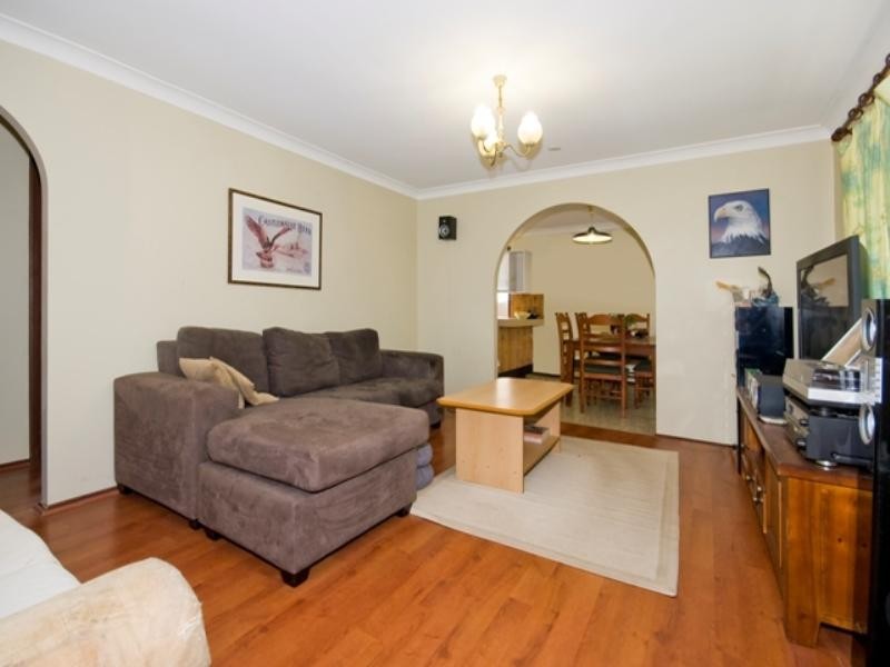 4 Little John Street, Daisy Hill QLD 4127