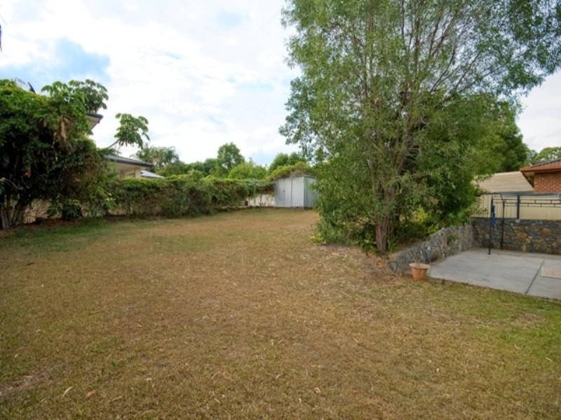 4 Little John Street, Daisy Hill QLD 4127