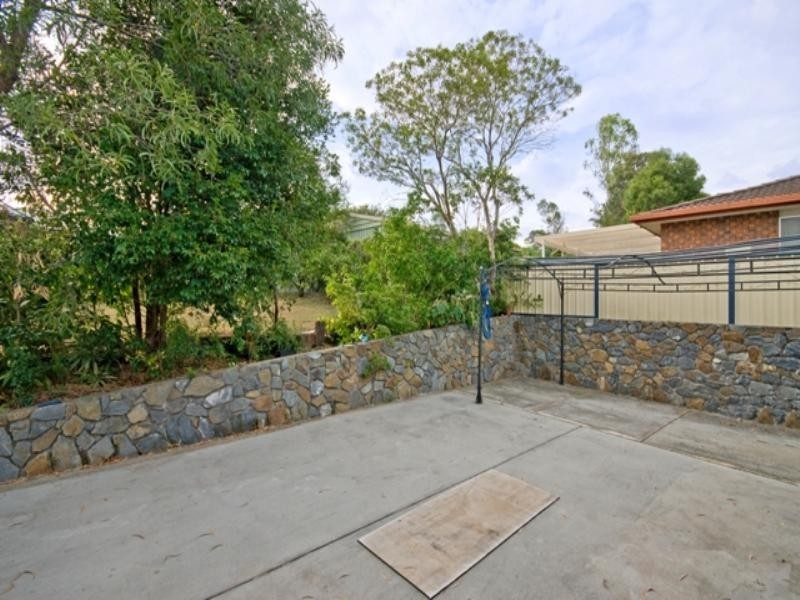 4 Little John Street, Daisy Hill QLD 4127