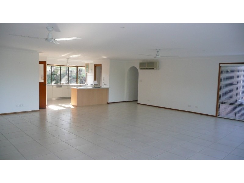 1 Camelot Court, Bli Bli QLD 4560