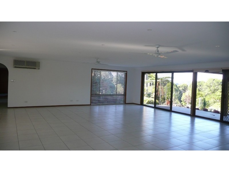 1 Camelot Court, Bli Bli QLD 4560