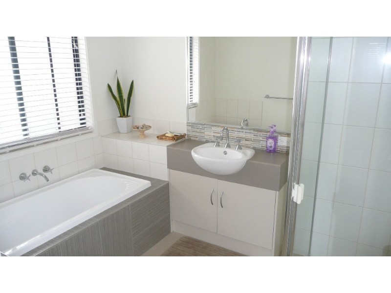 2/1 Gecko Court, Bli Bli QLD 4560