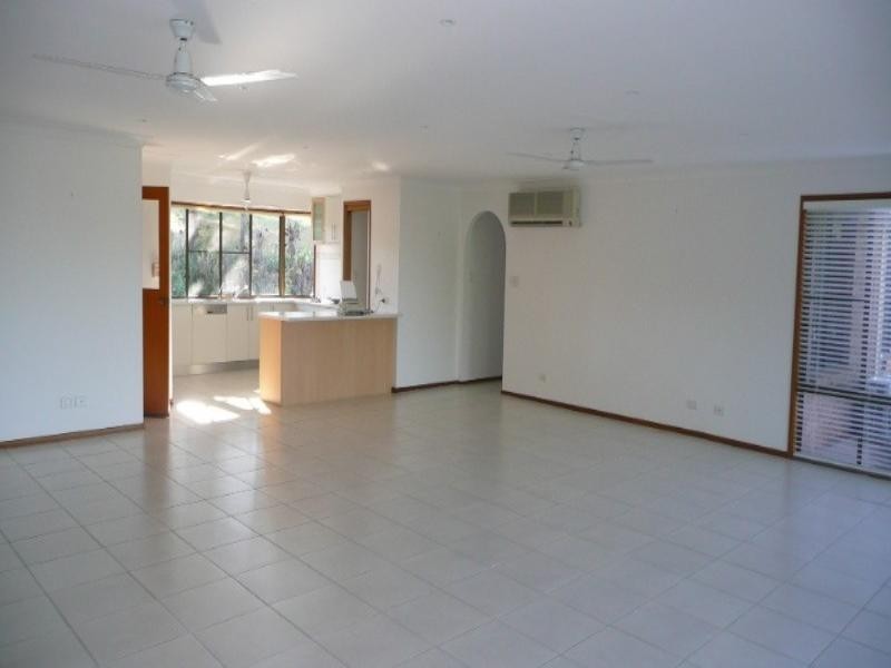 1 Camelot Court, Bli Bli QLD 4560