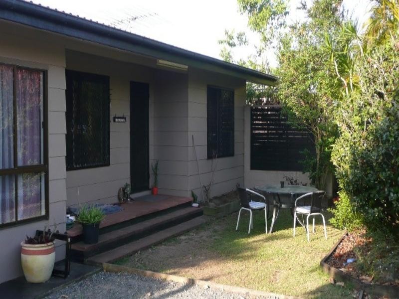 18 Wharf Road, Bli Bli QLD 4560