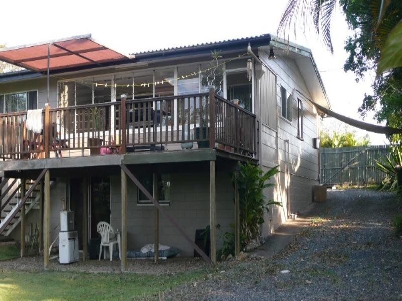 18 Wharf Road, Bli Bli QLD 4560