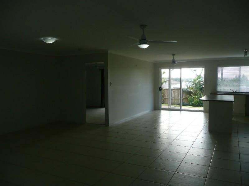 2/8 Flooded Gum Court, Bli Bli QLD 4560