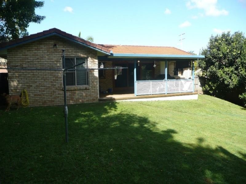 42 Wharf Road, Bli Bli QLD 4560