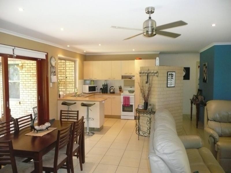 42 Wharf Road, Bli Bli QLD 4560