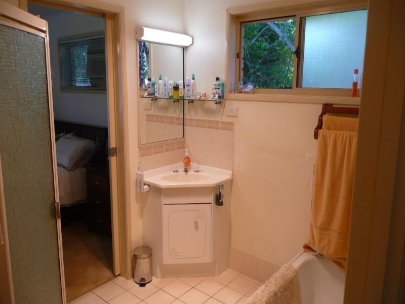 42 Wharf Road, Bli Bli QLD 4560