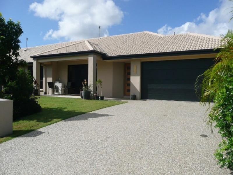 2/1 Feathertail Street, Bli Bli QLD 4560
