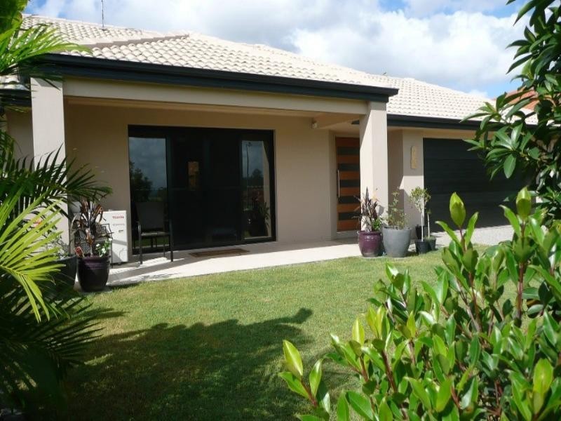 2/1 Feathertail Street, Bli Bli QLD 4560
