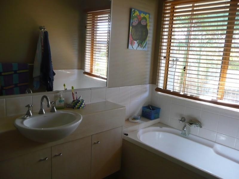 16 Bellevue Street, Bli Bli QLD 4560