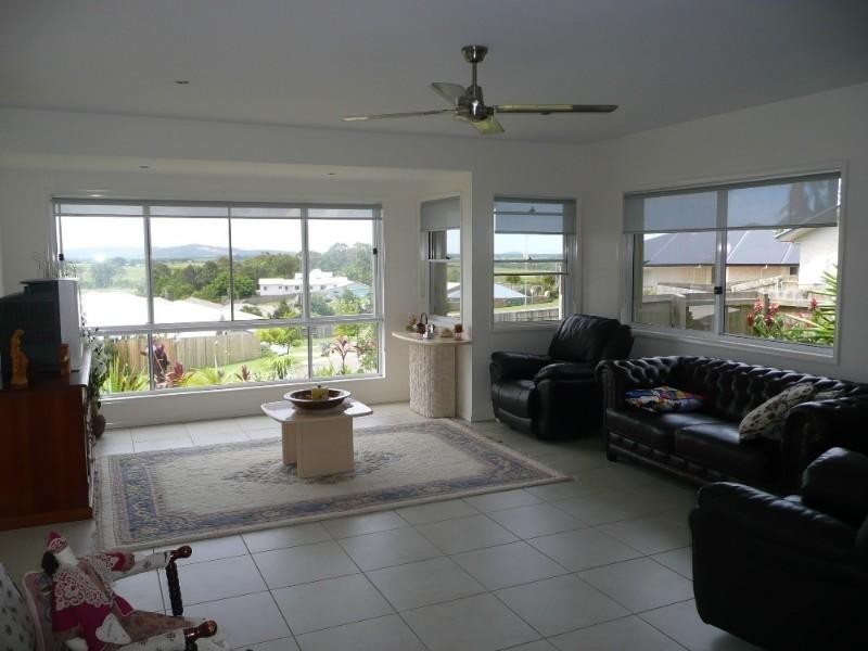8 Lilly Court, Bli Bli QLD 4560