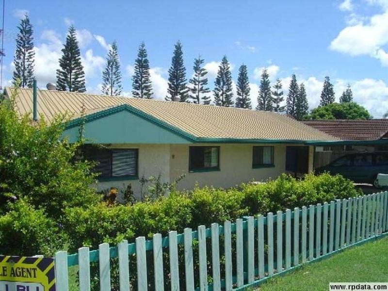 8 Avocado Crescent, Bli Bli QLD 4560