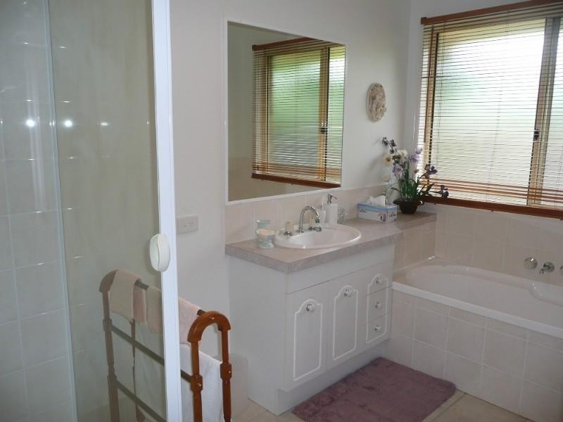 27 Samantha Drive, Bli Bli QLD 4560