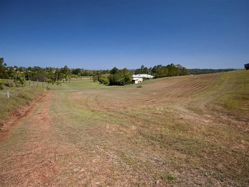 17 Bennett Road, Bli Bli QLD 4560