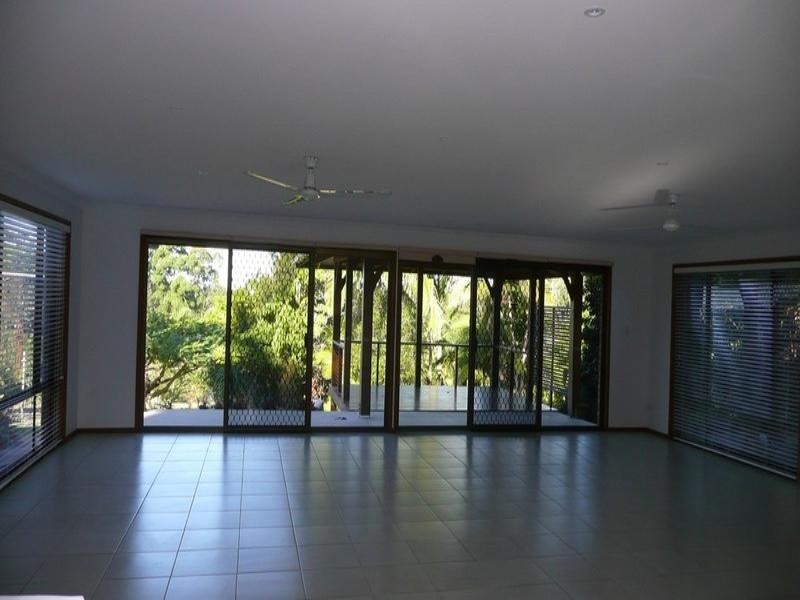1 Camelot Court, Bli Bli QLD 4560
