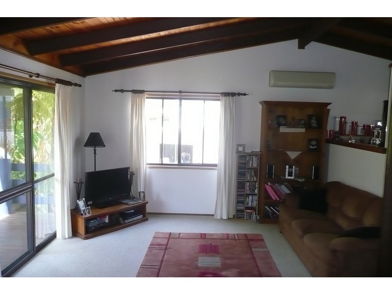 25 Avocado Crescent, Bli Bli QLD 4560