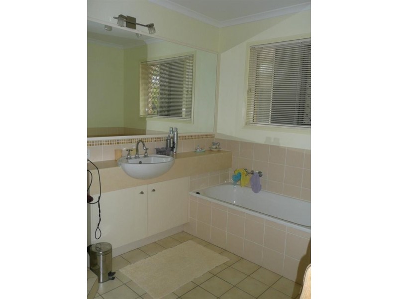 2 Hudson Place, Bli Bli QLD 4560