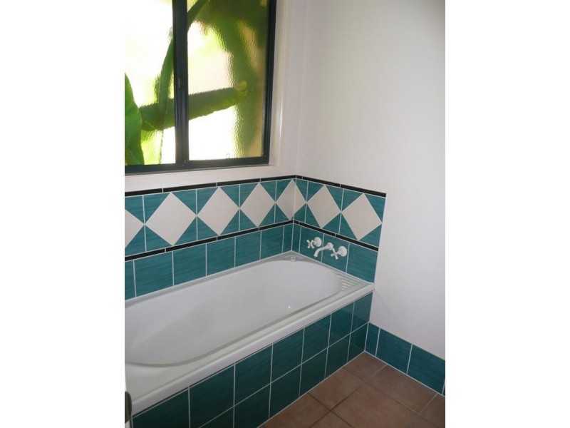 79 Francis Street, Bli Bli QLD 4560