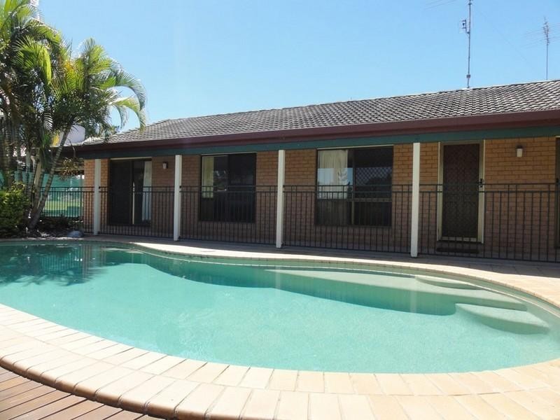 6 Boroko Place, Bli Bli QLD 4560