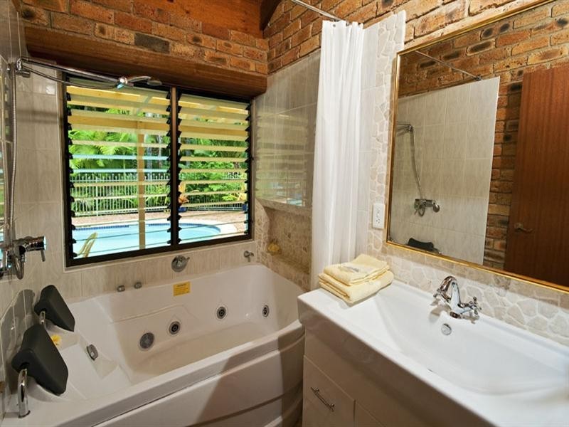 81 Atkinson Road, Bli Bli QLD 4560