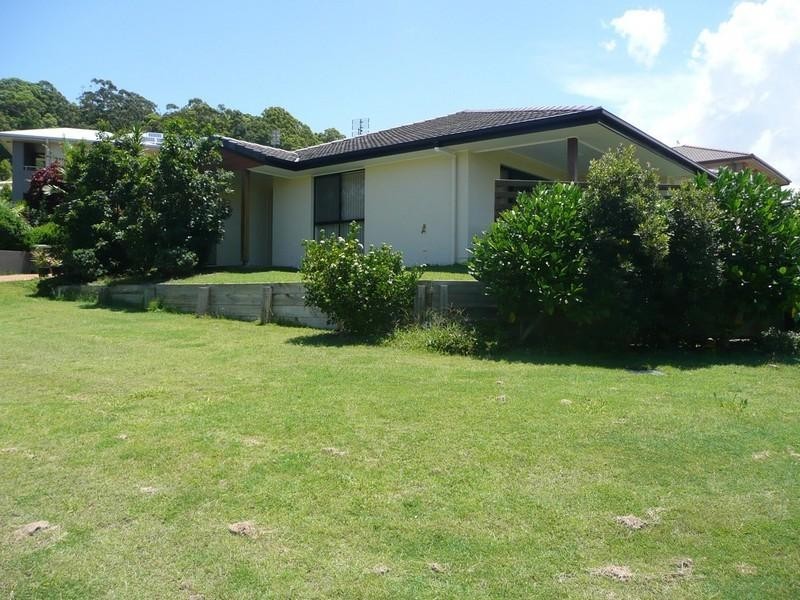 DUPLEX 1/61 Clearwater Circuit, Bli Bli QLD 4560