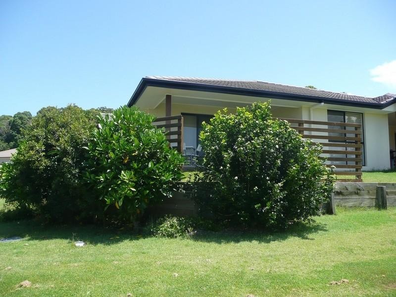 DUPLEX 1/61 Clearwater Circuit, Bli Bli QLD 4560