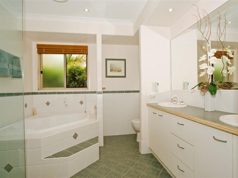 18 Wattlebird Drive, Twin Waters QLD 4564