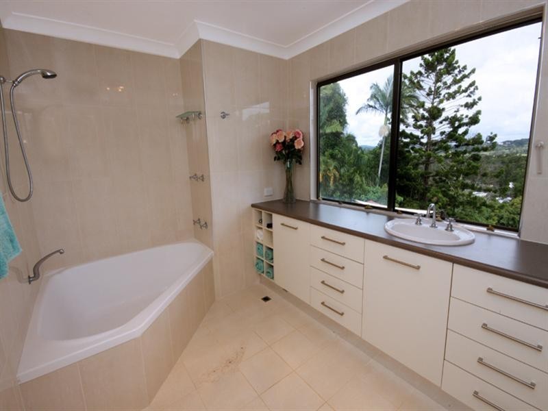 66 Willis Road, Bli Bli QLD 4560
